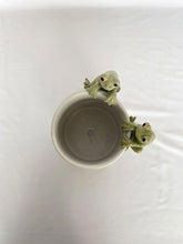Load image into Gallery viewer, FROG POT HANGER GREEN 8CM