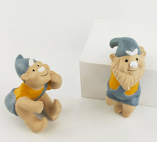 Load image into Gallery viewer, BLUE & YELLOW POT HANGER