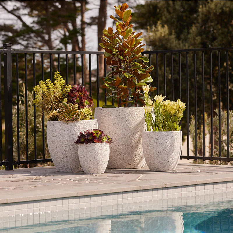 MONTAGUE EGG PEBBLECRETE POT - WHITE
