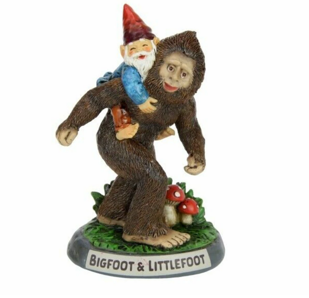 13CM BIGFOOT AND LITTLE FOOT GNOME