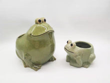 Load image into Gallery viewer, FROG PLANTER LIGHT GREEN
